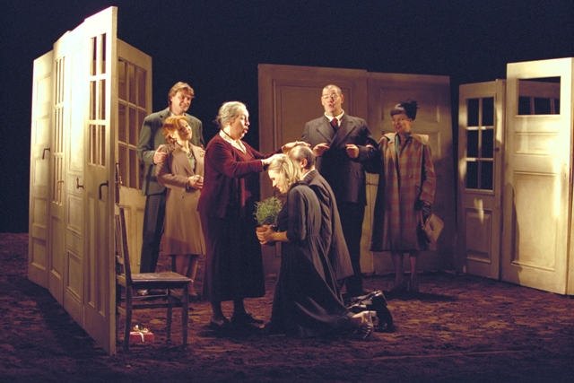 Jenůfa Oper in drei Akten von Leoš Janáček an der Opéra national du Rhin Libretto von Leoš Janáček, nach Gabriela Preissová Produktion der Vlaamse Opera In Janáčeks Oper geht es unter...