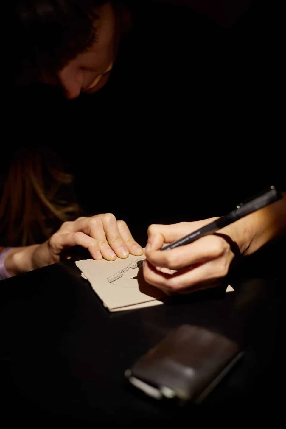 Zeichenperformance „one-minute-drawings“, seit 2017 • Foto: Walter Oberbramberger