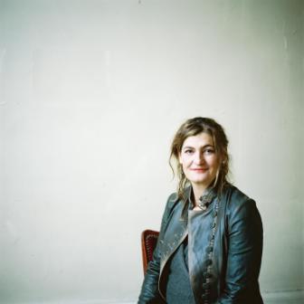 Die Theaterdirektorin Julie Brochen (c) Christophe Urbain