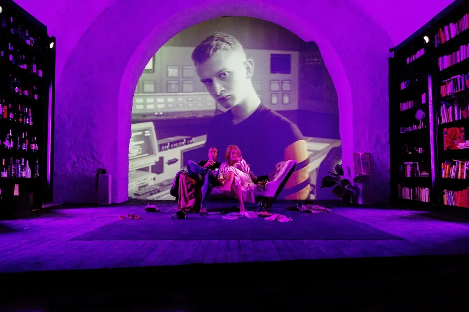 „Nussschale / Nutshell“ (Regie: Anna Maria Krassnigg & Jérôme Junod), Wortwiege, 2021 Foto: Andrea Klem