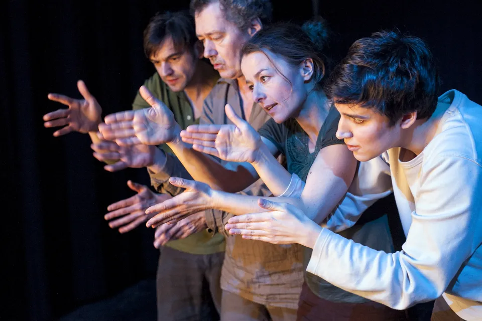 Gregory Caers inszeniert mit dem Gripsensemble " Adams Welt "  Voarbfoto (c) David Baltzer