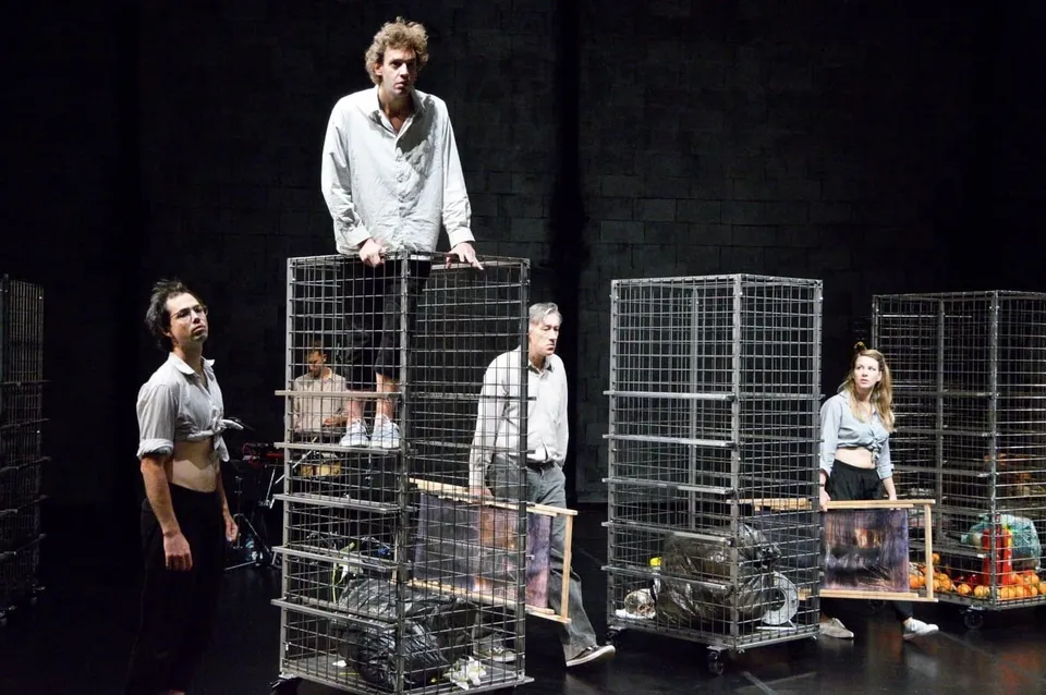 „Bürgerliches Trauerspiel“ (Foto: © Gerhard-Breitwieser)