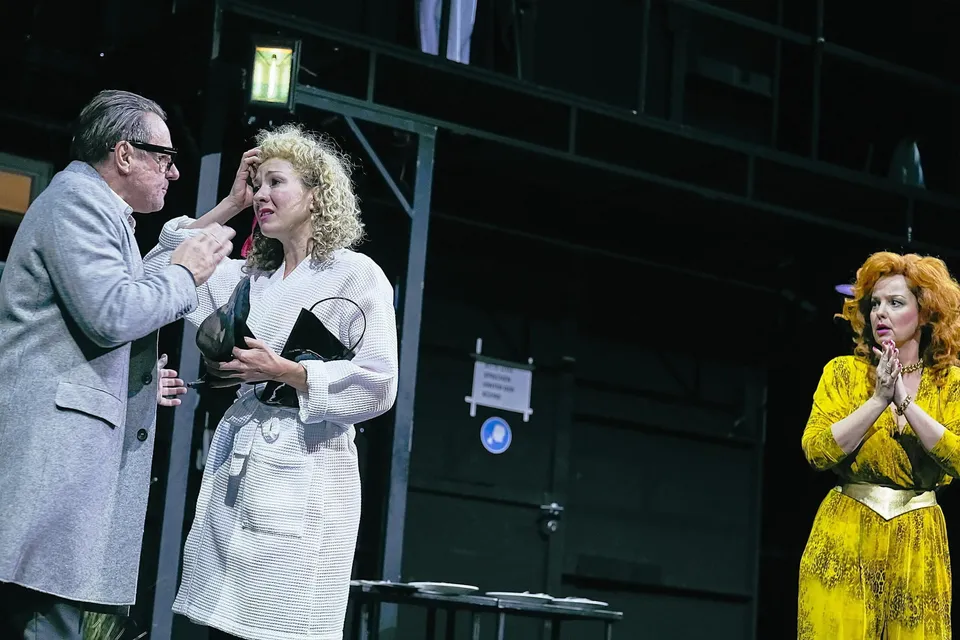 „Der nackte Wahnsinn (Noises Off)“ – Foto: (c) Matthias Horn / Burgtheater