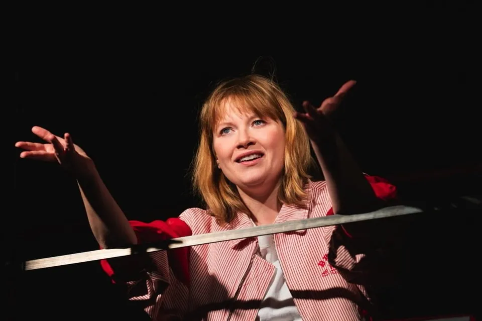 Marlene Hauser in "Die Party" im Schauspielhaus Graz (Foto: Lex Karelly)