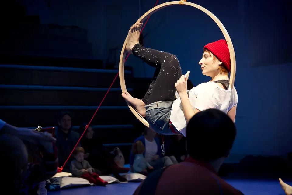 Moon Awooh_theaternuu (c) Lukas Maul 01_300 dpi