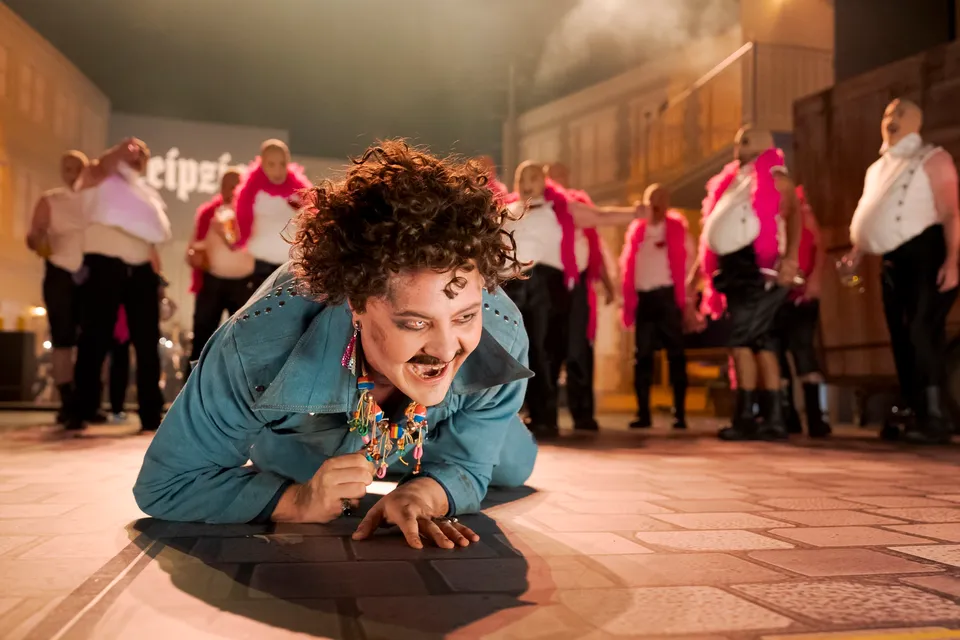 Nikita Ivasechko und Chor der Oper Graz