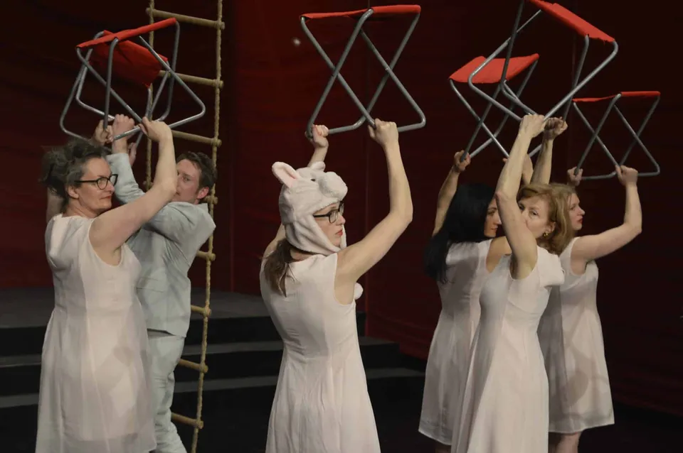 Jeder gegen Jeden aktionstheater ensemble (c) Gerhard Breitwieser