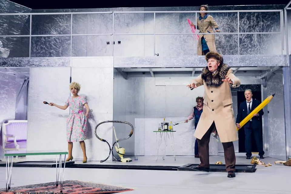 "Komödie im Dunkeln" (Fotos: www.lupispuma.com / Volkstheater)