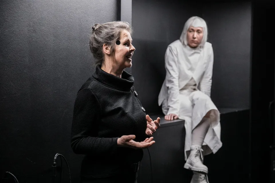 „Schöne neue Welt“ (Fotos: Lupi Spuma / Schauspielhaus Graz)