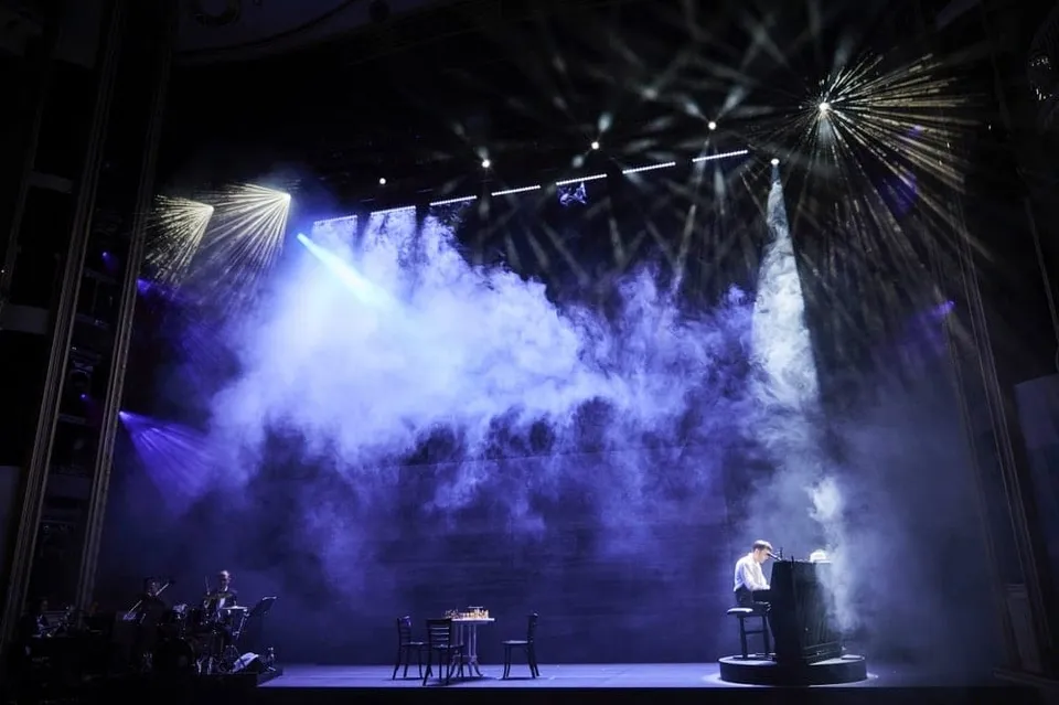 Die Schachnovelle am Burgtheater (Foto: Tommy Hetzel)