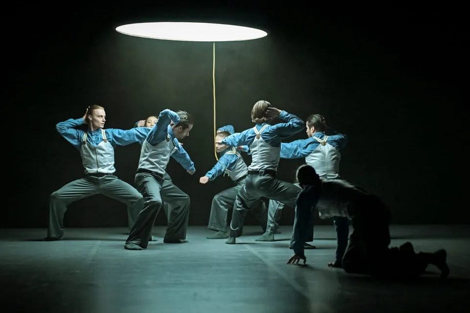 Modern Times • Oper Graz • The Gravity of Iron (Foto Andreas Etter)