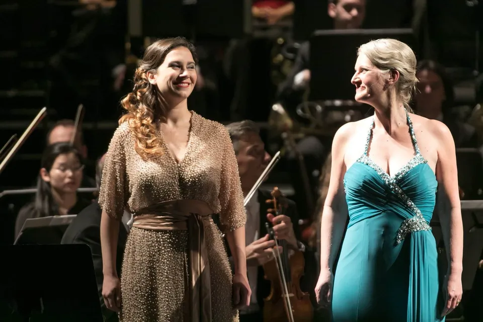 Anna Brull (Fatime) und Gisela Stille (Rezia) – © Oliver Wolf