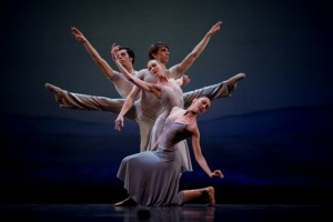 sinfonietta de jiri kylian ballet du rhin photo jl tanghe. 100423 dr 100912