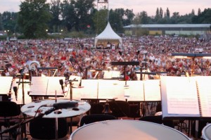 Feuer am Wasser beim Konzert der beiden Ufer