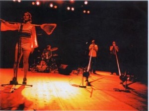 Sur l’écume des vagues de l’esprit du temps