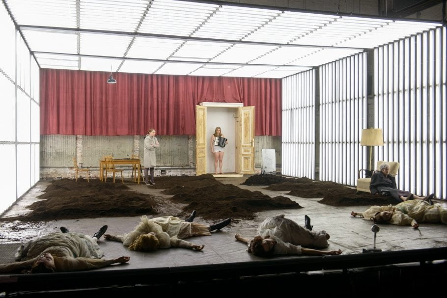 "die unverheiratete" von Ewald Palmetshofer am Akademietheater (c) Georg Soulek