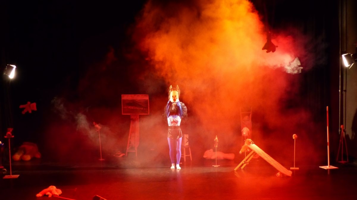 Teddybären, Bügelbretter und Buffone