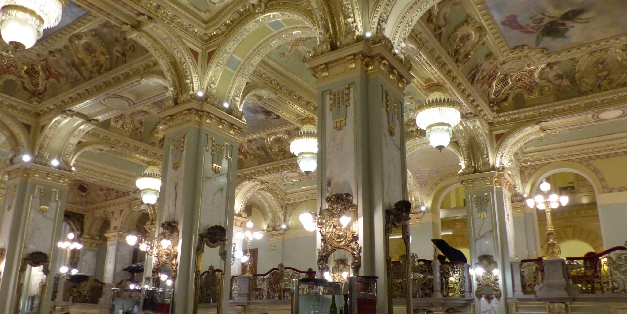 Coffee Houses in Budapest – a Winter’s Tale