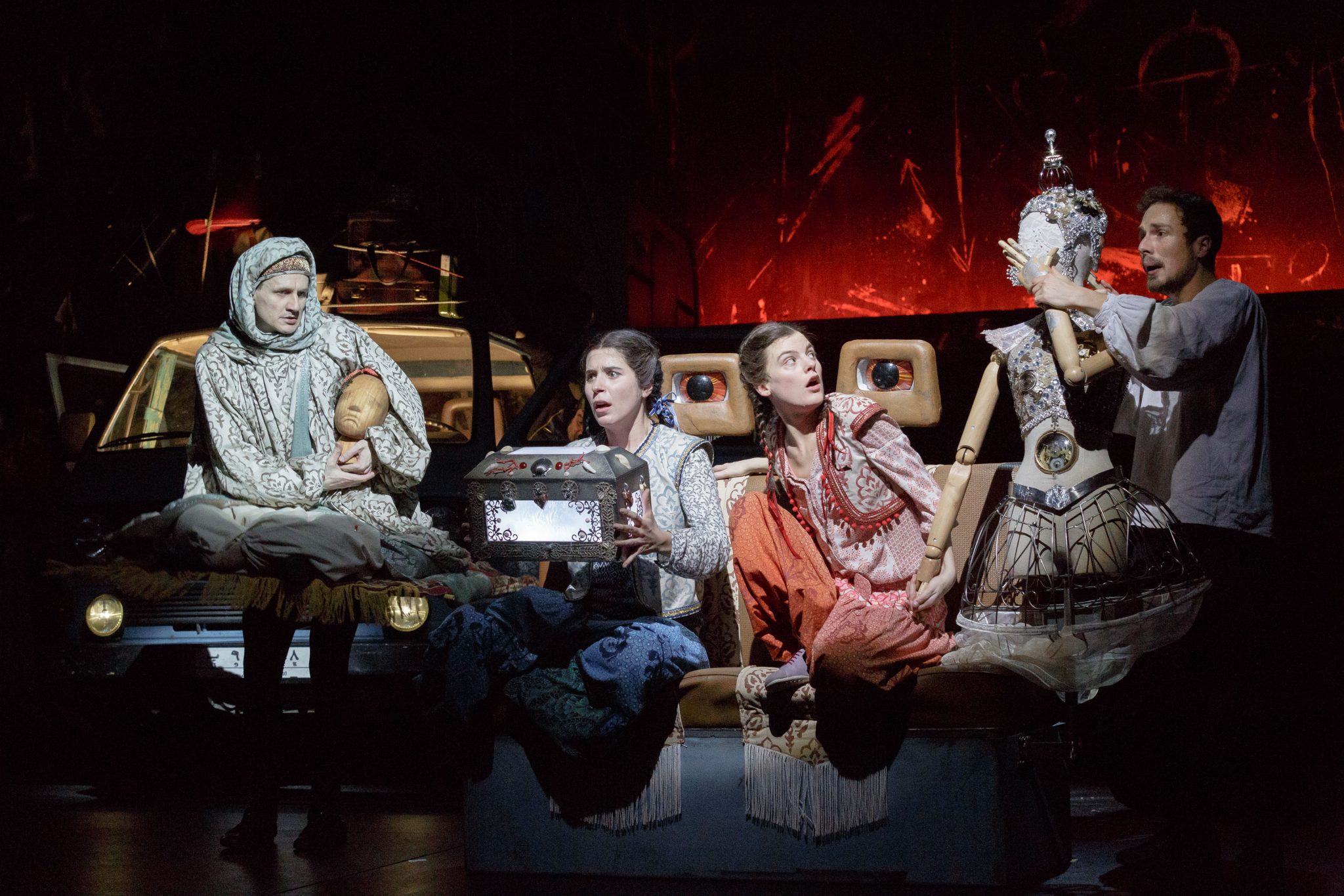 C. Graf als Dalilah S. Lipp als Shadiyyah C. Kainberger als Mabubah S. Rosenthal als Laila die automatische Prinzessin TDJ c RitaNewman T 1421 sm 2