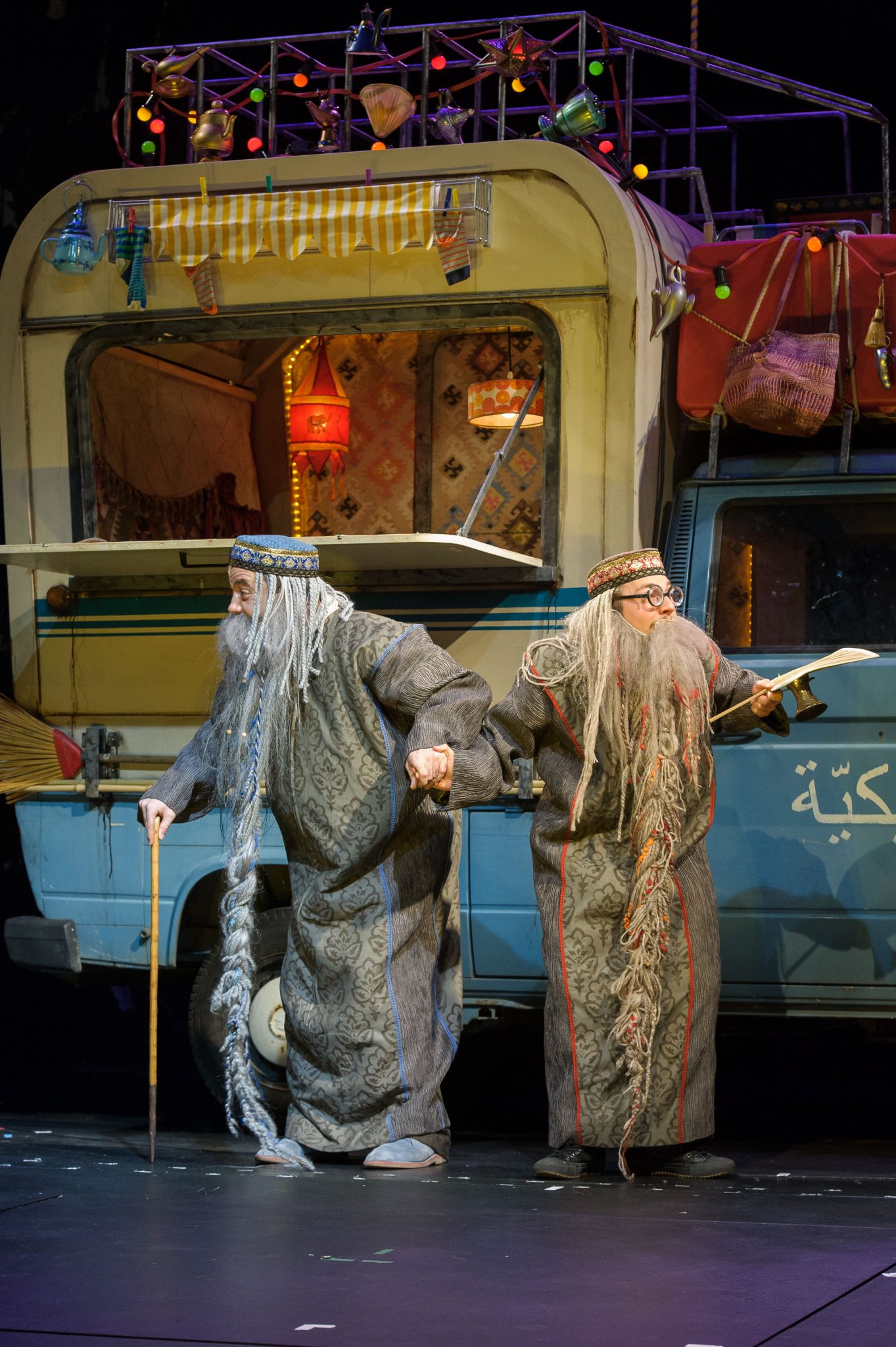 Frank Engelhardt als Erster alter Mann Stefan Rosenthal als Zweiter alter Mann TDJ AutomatischePrinzessin c Rita Newman 1056 rn 2