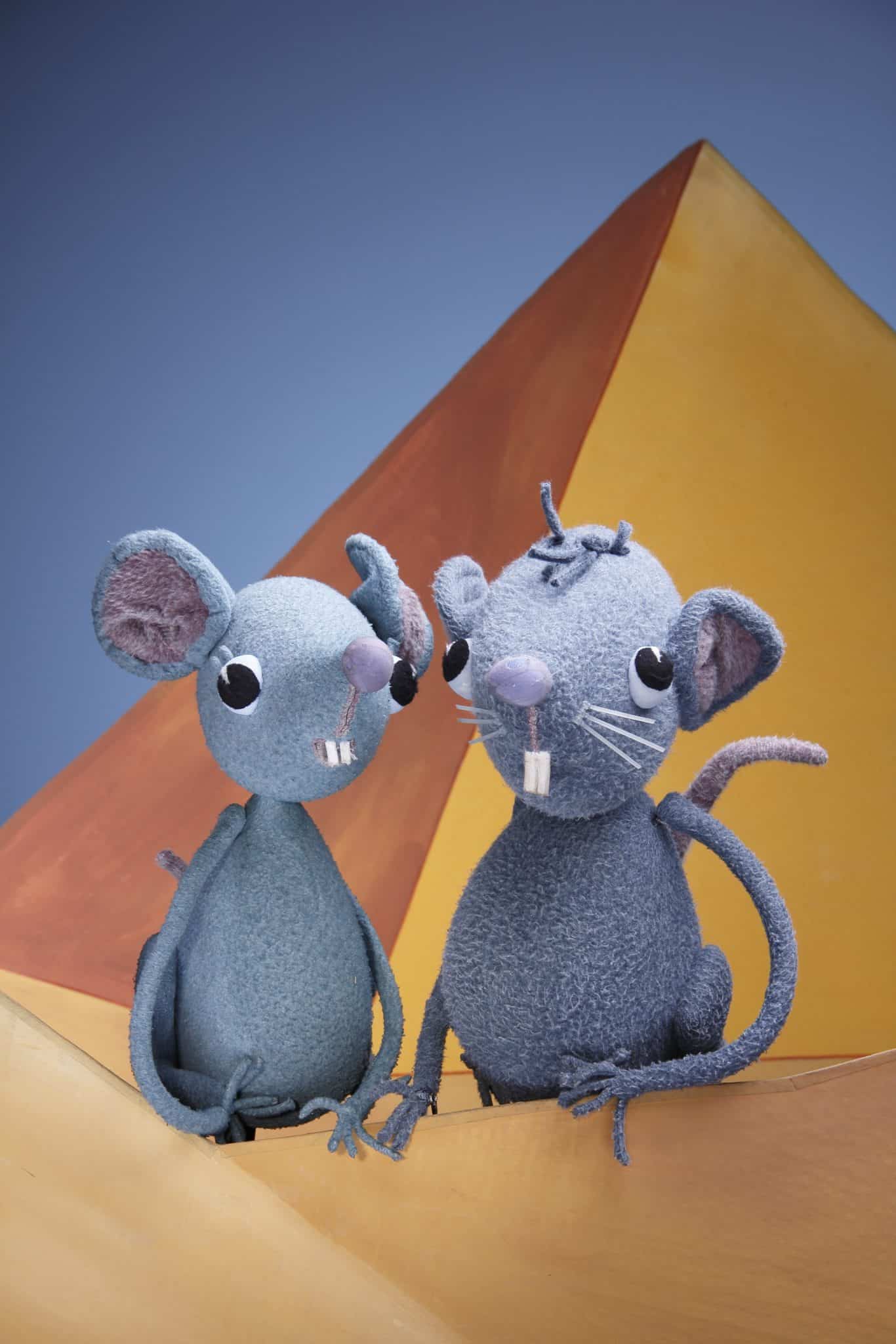 LILARUM MausiKlausi vorPyramide hoch