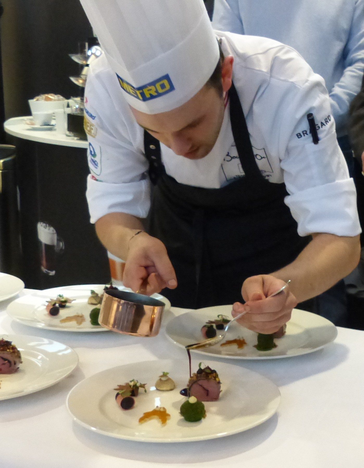 micheli beim anrichten