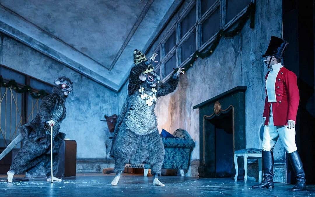 Freche Mäuse und ein verzauberter Nussknacker