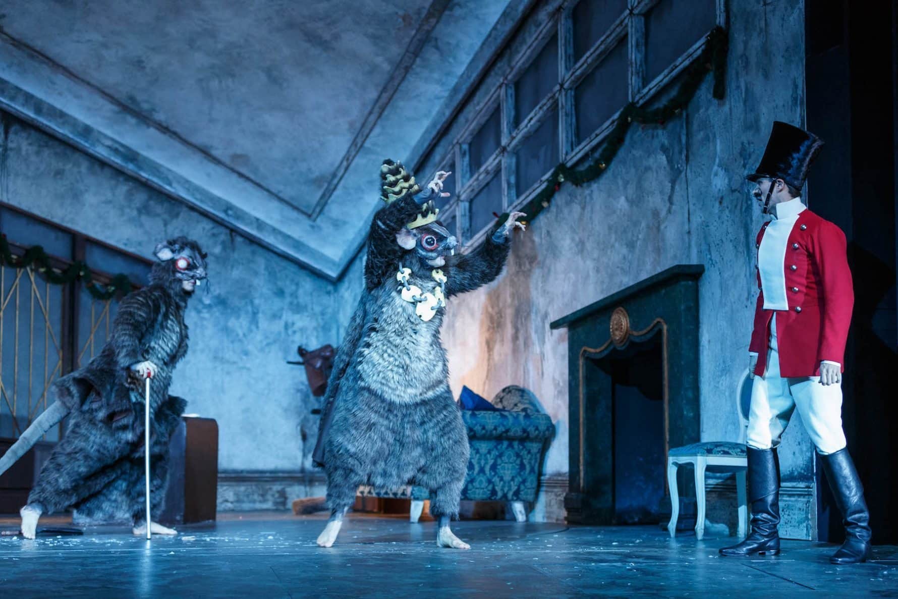 1 tdj Pia Baresch als Mauserinks Stefan Rosenthal als Mausekoenig Luka Dimic als Nussknacker c Rita Newman 01 e1482095556404