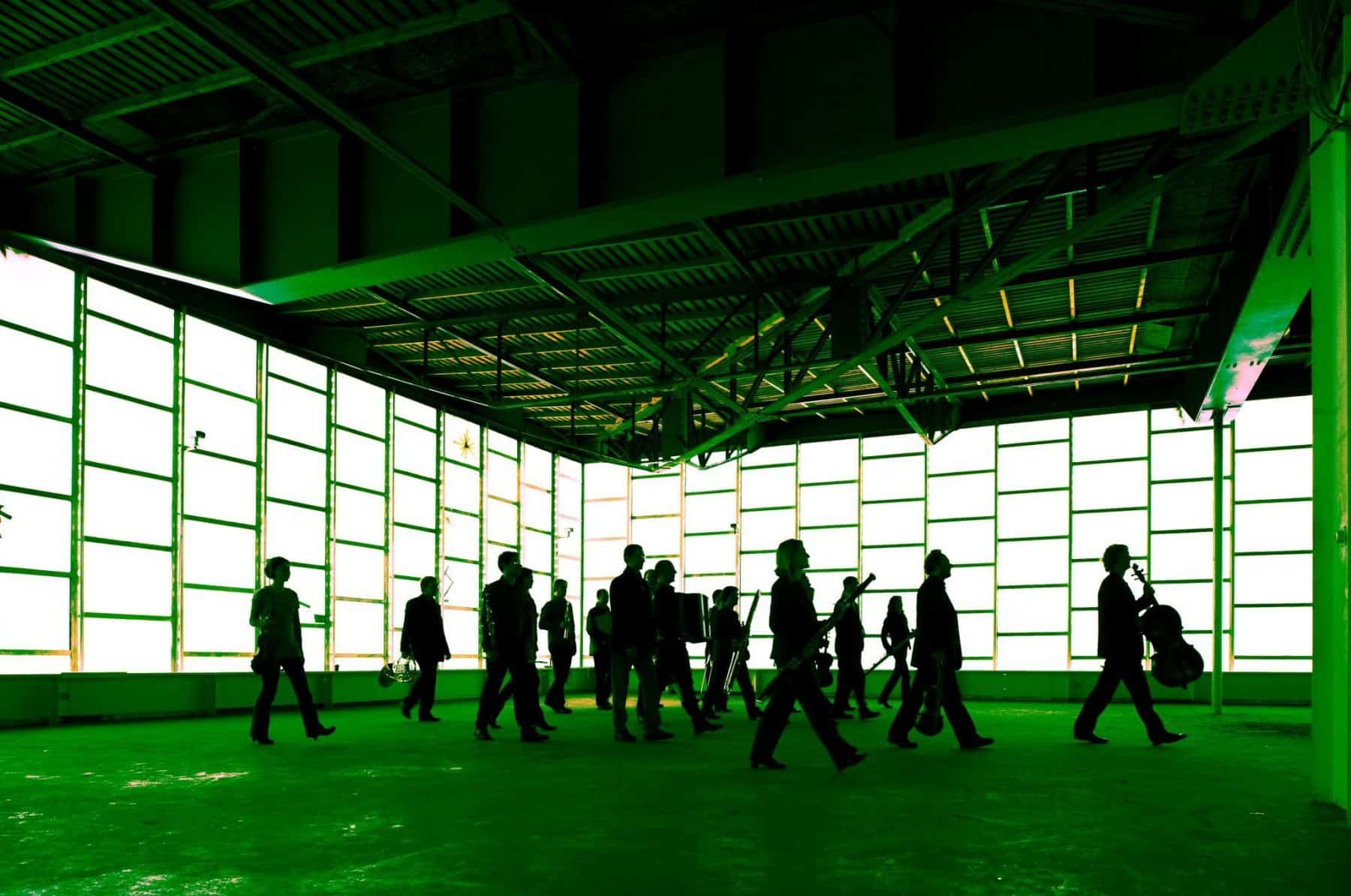 Ein Klavier, ein Harmonium und ein Museum