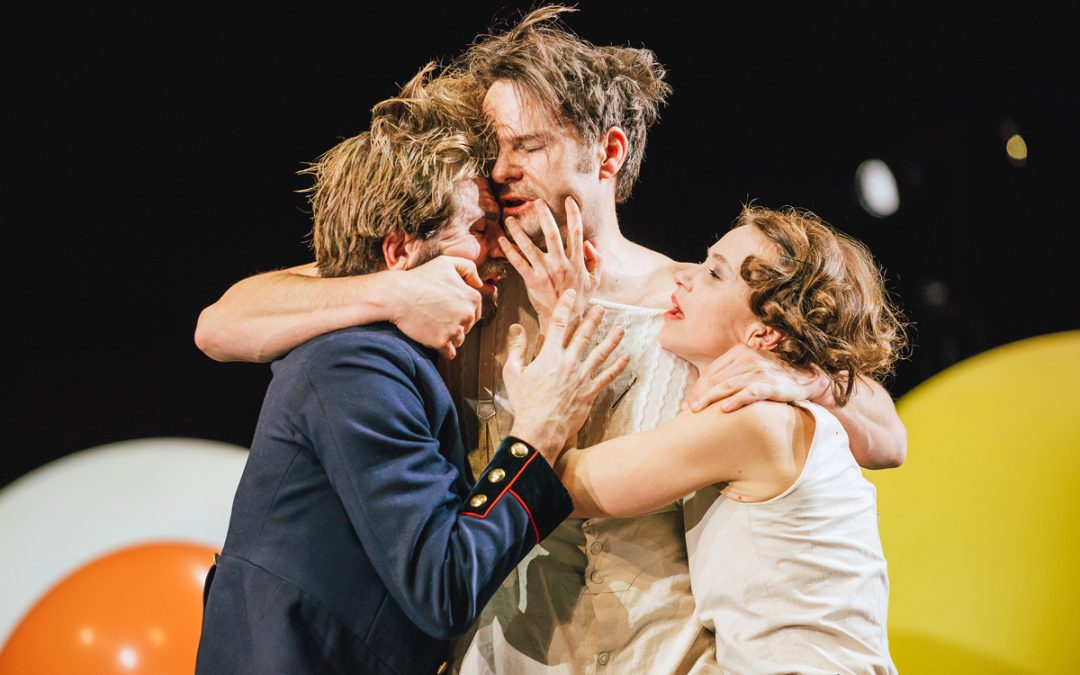 Bunte Luftballons und Weltuntergangsstimmung