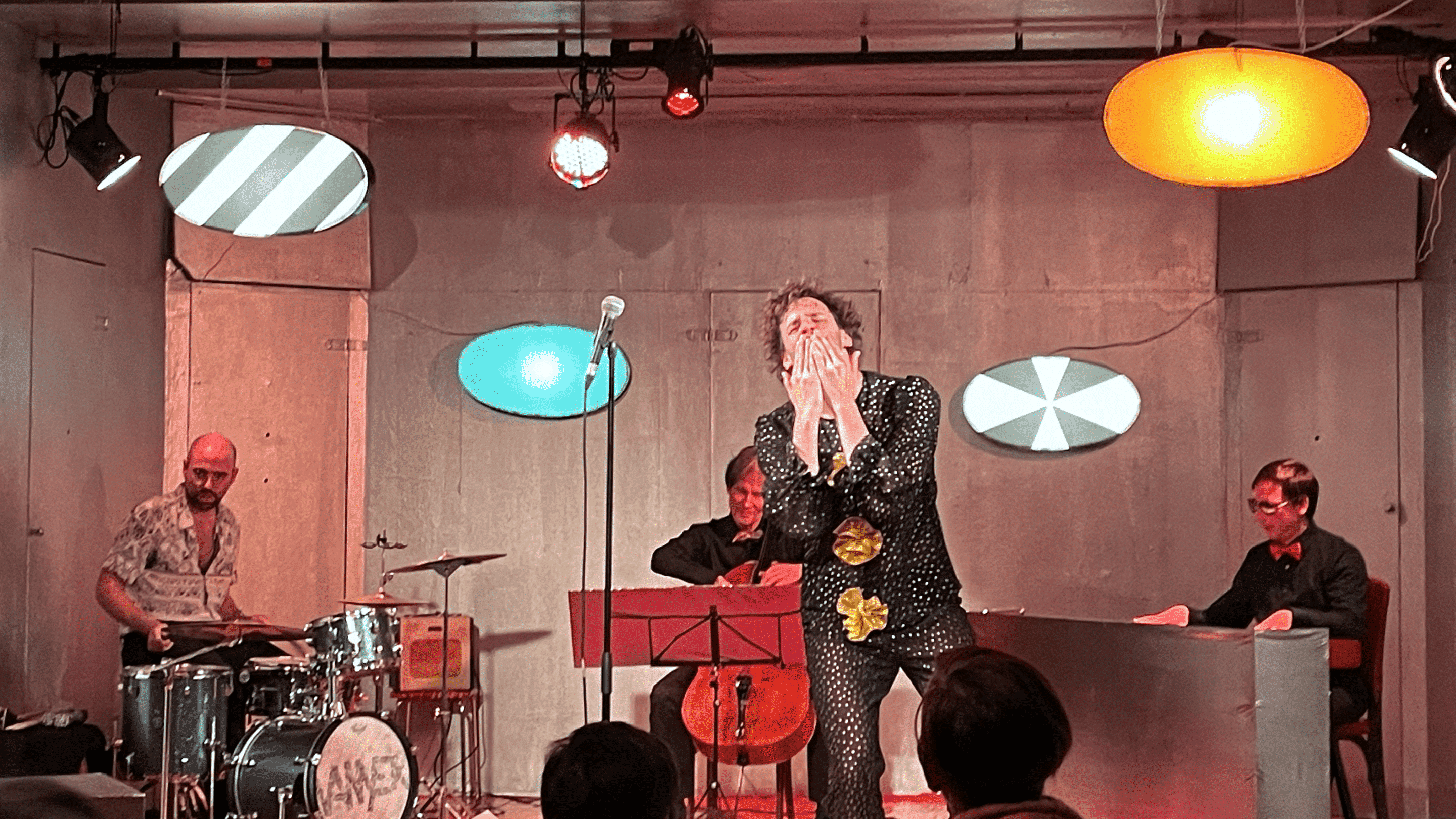 Vanyek muss singen. Ein Naturgesetz. Quasi.