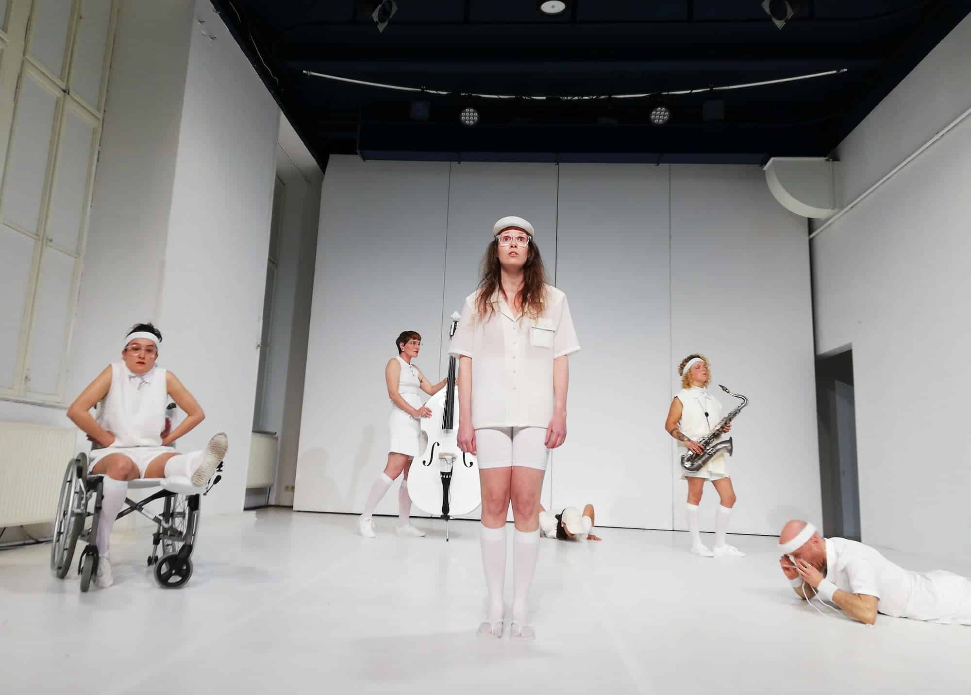 Eine bühnenreife Vermessung des Nichts