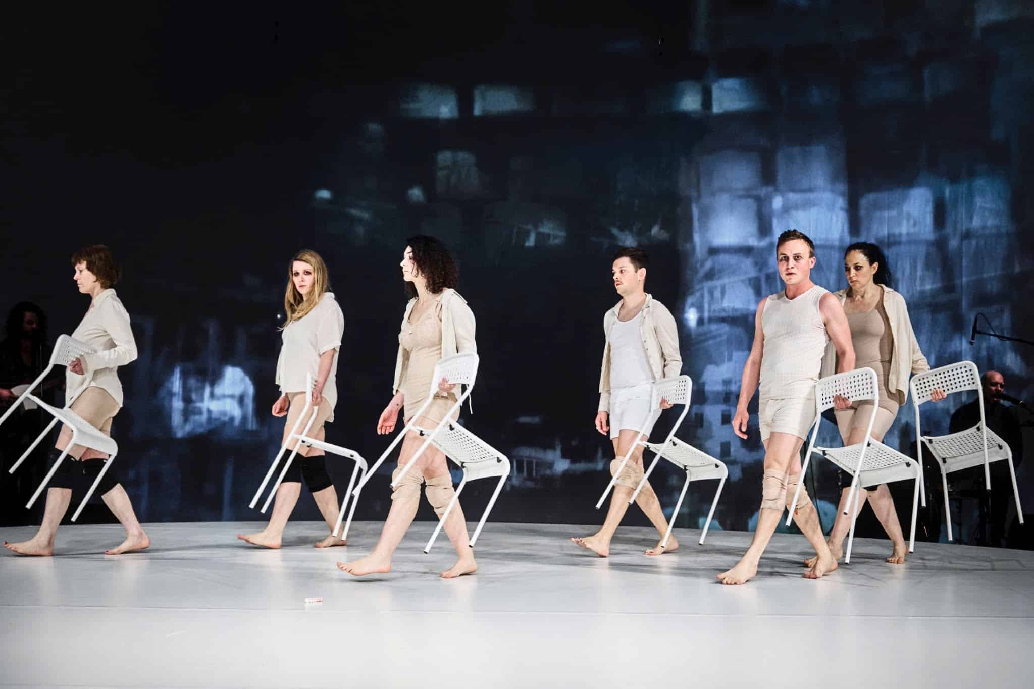 Lüg mich an und spiel mit mir. Von Martin Gruber und aktionstheater ensemble c Anja Köhler 1