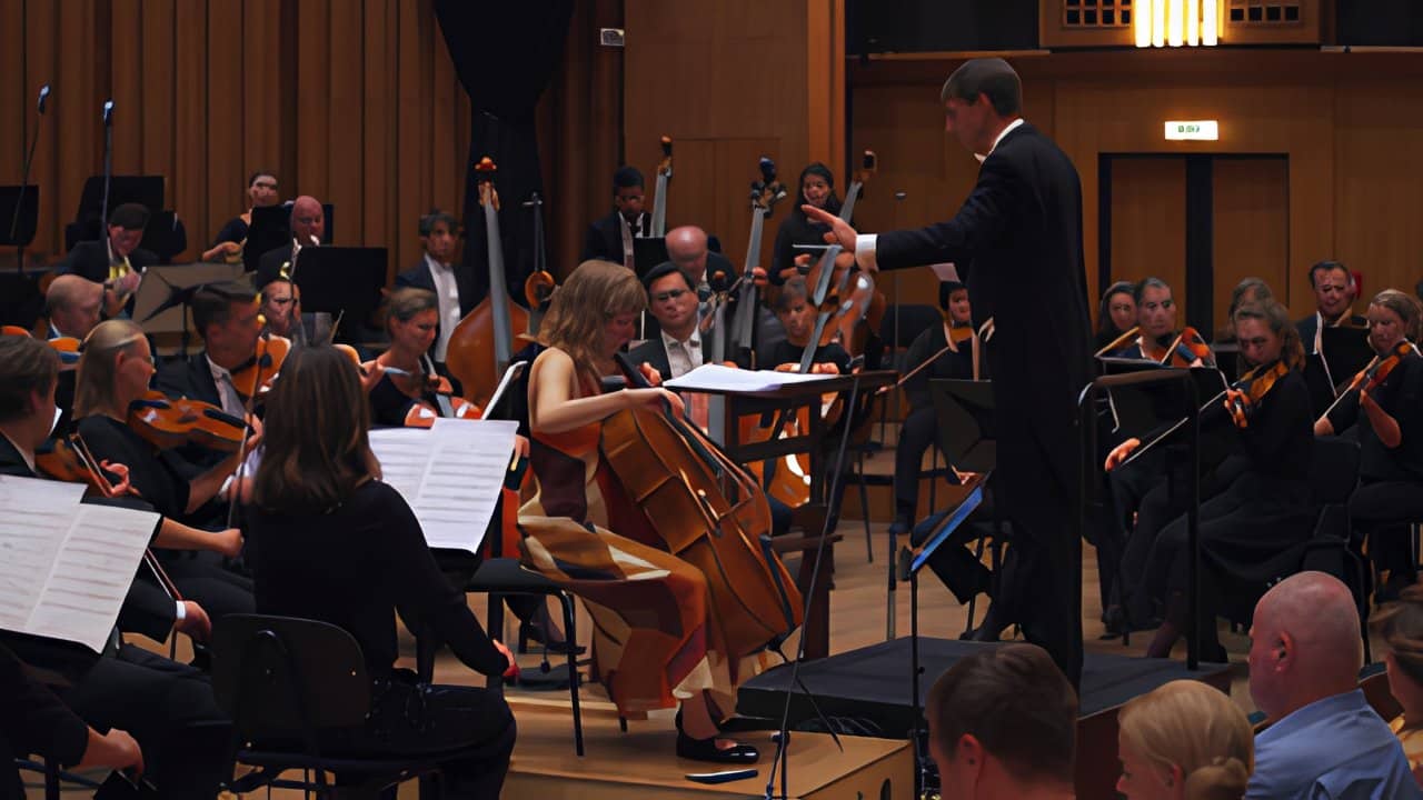 La RSO Vienna suona Julius Bürger.