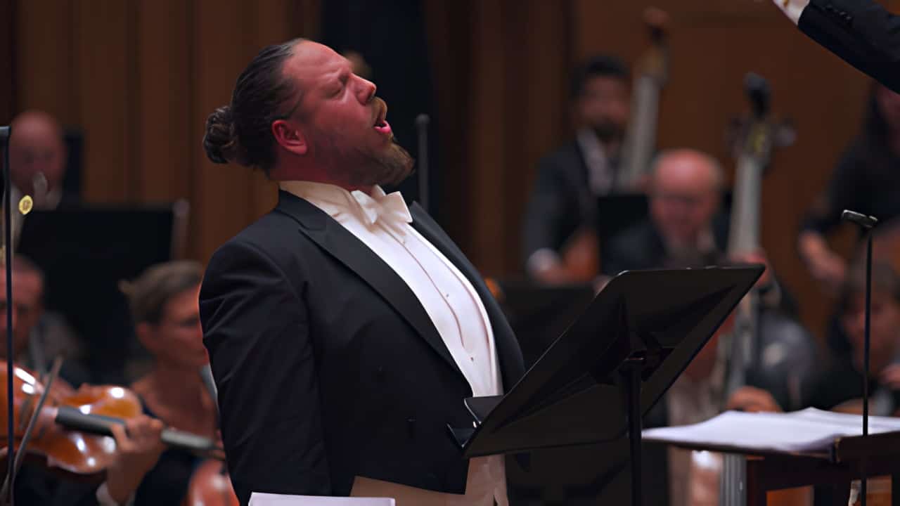 La RSO Vienna suona Julius Bürger. Nella foto il baritono Matija Meić