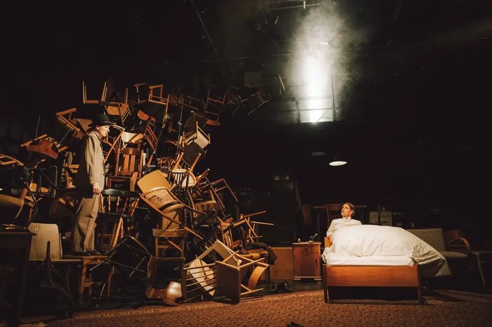 Durch dunkle Gänge in die seelische Enge 1 Kafka|Heimkehr (Foto: Lex Karelly)