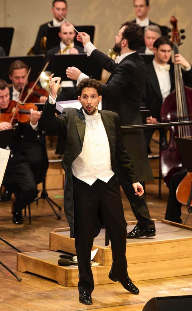 european cultural news.com mit tradition und pfiff ins neue jahr Nikolaus Habjan c Herwig Prammer